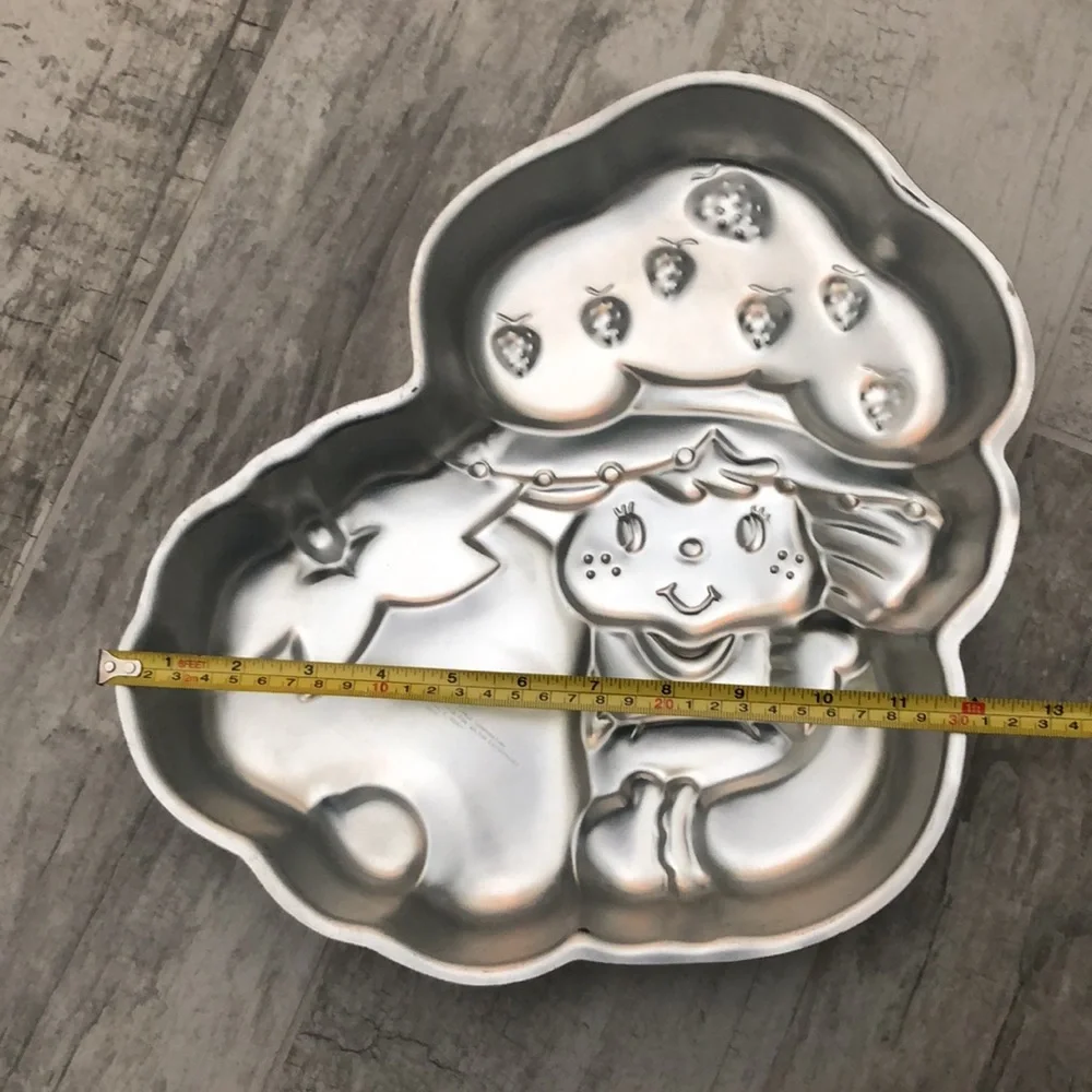 Vintage 1981 Strawberry Shortcake Cake Pan - Picture 5 of 6